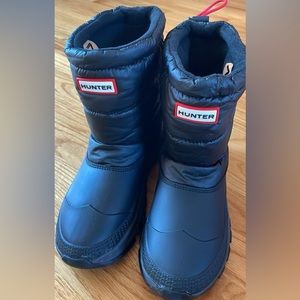 Hunter Size 7 Insulated Short Snow Boots
